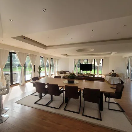 Maison 12 Personnes, Vendee Et Puy Du Fou Villa Treize-Septiers