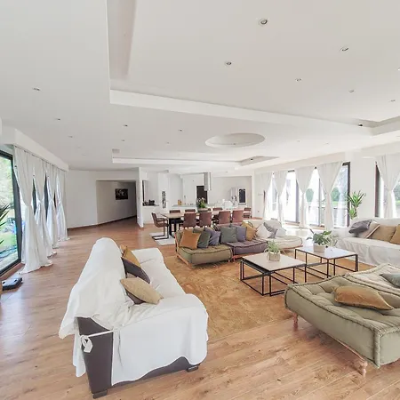 Maison 12 Personnes, Vendee Et Puy Du Fou Villa Treize-Septiers