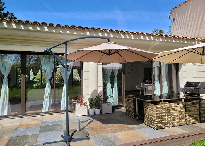 Maison 12 Personnes, Vendée Et Puy Du Fou Treize-Septiers