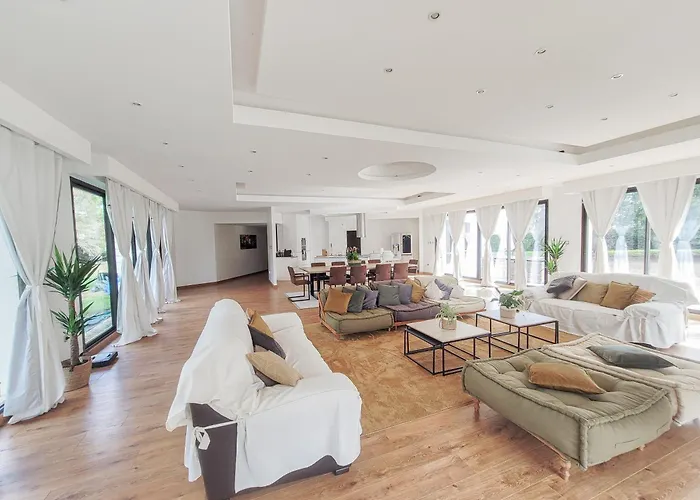 Maison 12 Personnes, Vendée Et Puy Du Fou Villa Treize-Septiers